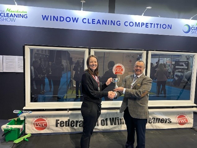 aliscia burrows womens window cleaning world record holder